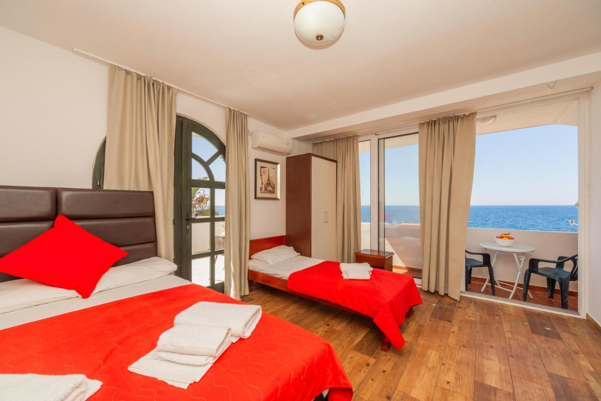 David Apartments And Rooms Dobra Voda Bagian luar foto