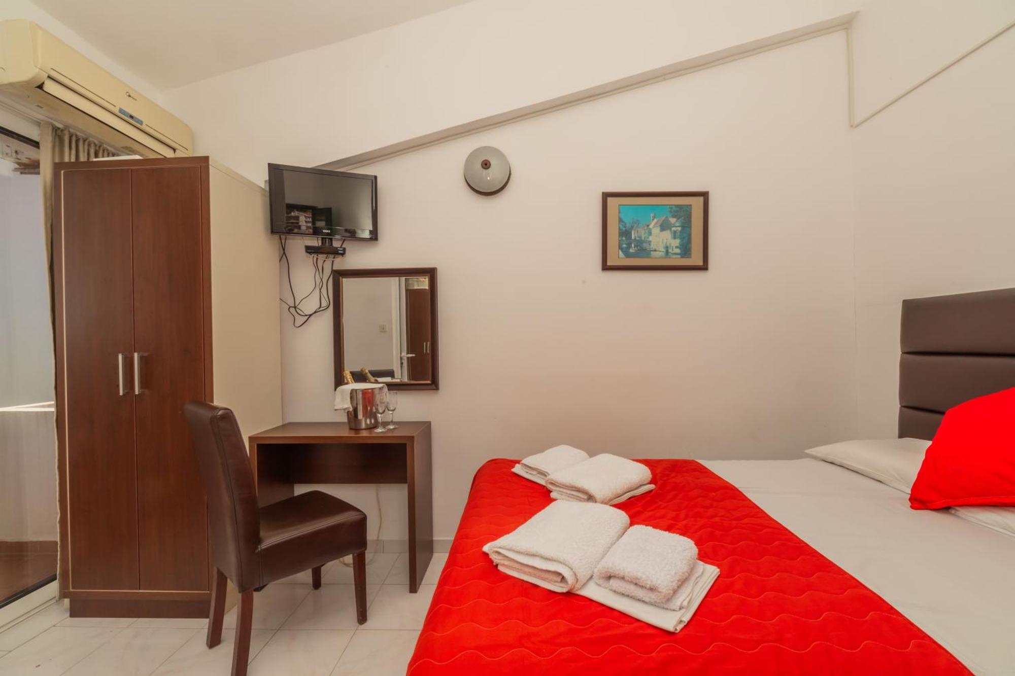 David Apartments And Rooms Dobra Voda Bagian luar foto